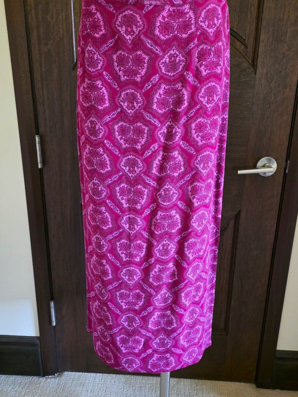Vintage Hillard & Hanson Size M Fuchsia Mandala-Like Midi Skirt Good Cond